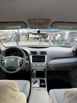 Toyota Camry LE 4dr Sedan (2.5L 4cyl 6AM) 2010 Gray