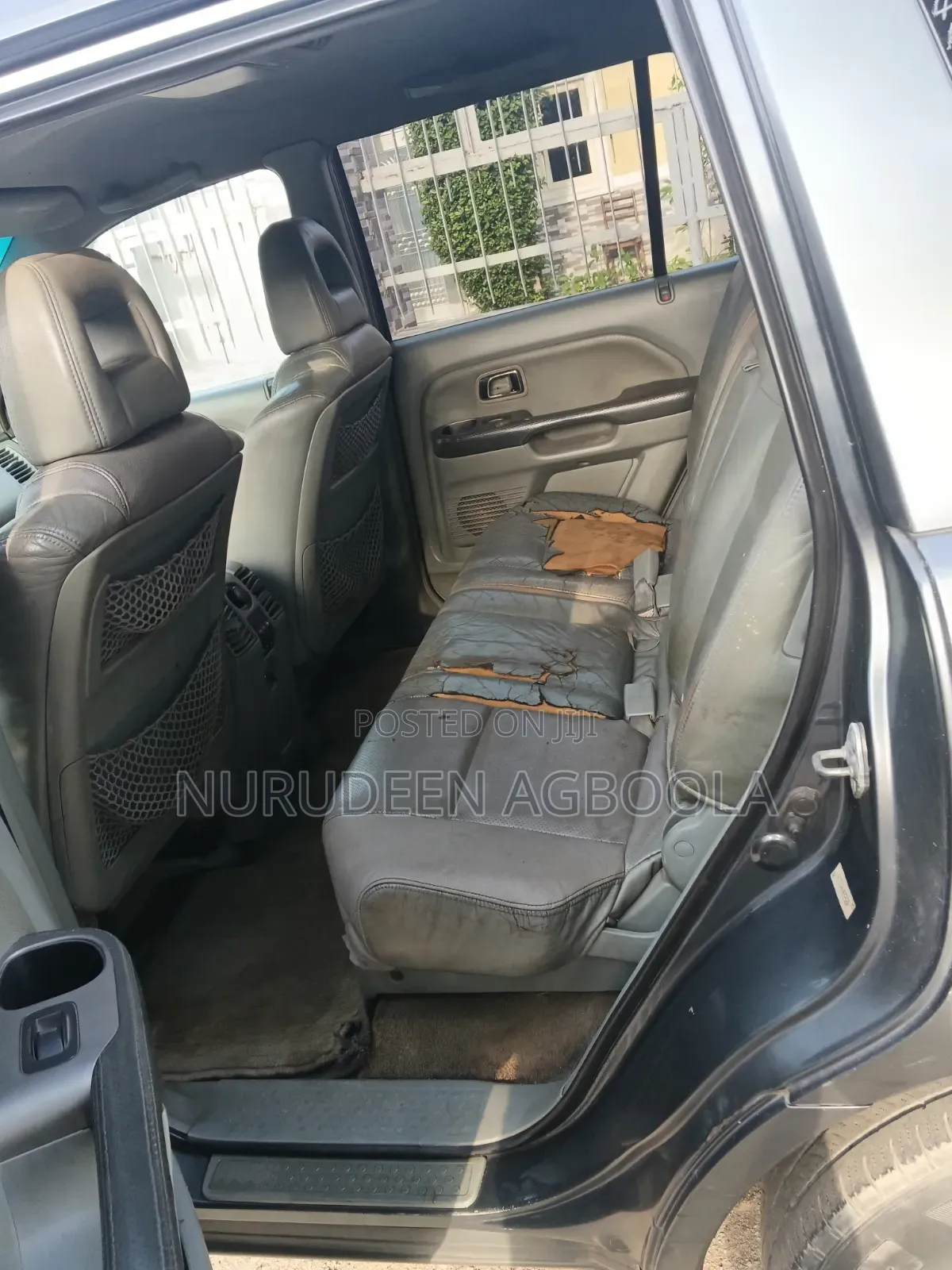 Honda Pilot 2004 Gray