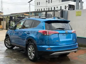 Toyota RAV4 2016 Blue