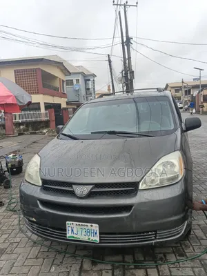 Toyota Sienna 2005 Gray