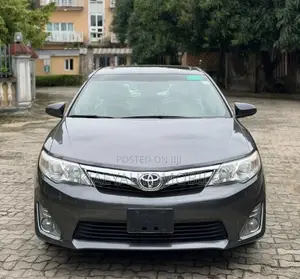 Toyota Camry XLE V6 4dr Sedan (3.5L 6cyl 6A) 2013 Gray