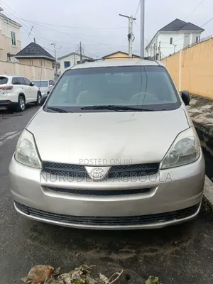 Toyota Sienna 2005 Gold