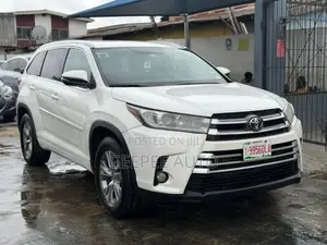 Toyota Highlander XLE 4dr SUV (3.5L 6cyl 6A) 2015 White