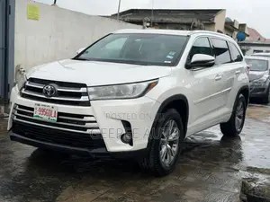 Toyota Highlander XLE 4dr SUV (3.5L 6cyl 6A) 2015 White
