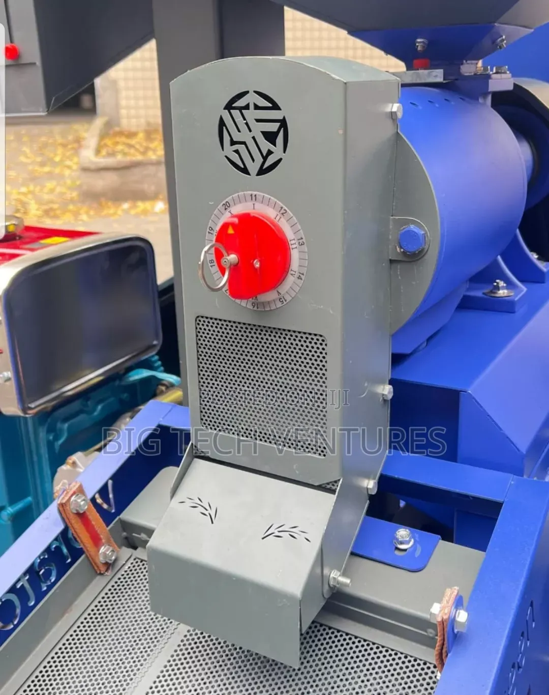 Diesel-Powered Rice Milling Machine Appears to Be a Multi-Functional