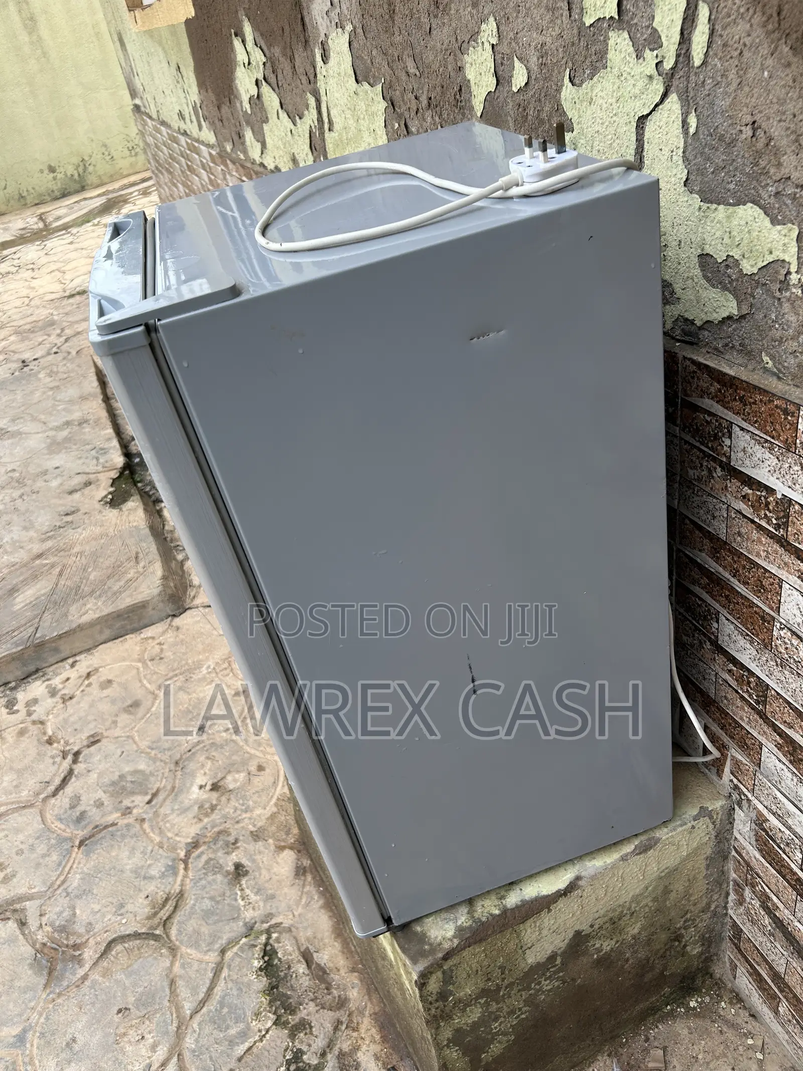 Few Used LG Fridge