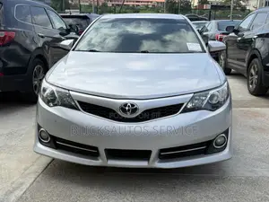 Toyota Camry SE 4dr Sedan (2.5L 4cyl 6A) 2014 Silver