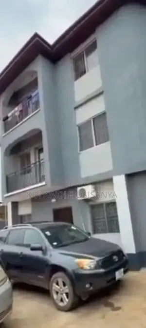 6bdrm Block of Flats in Agbado for sale