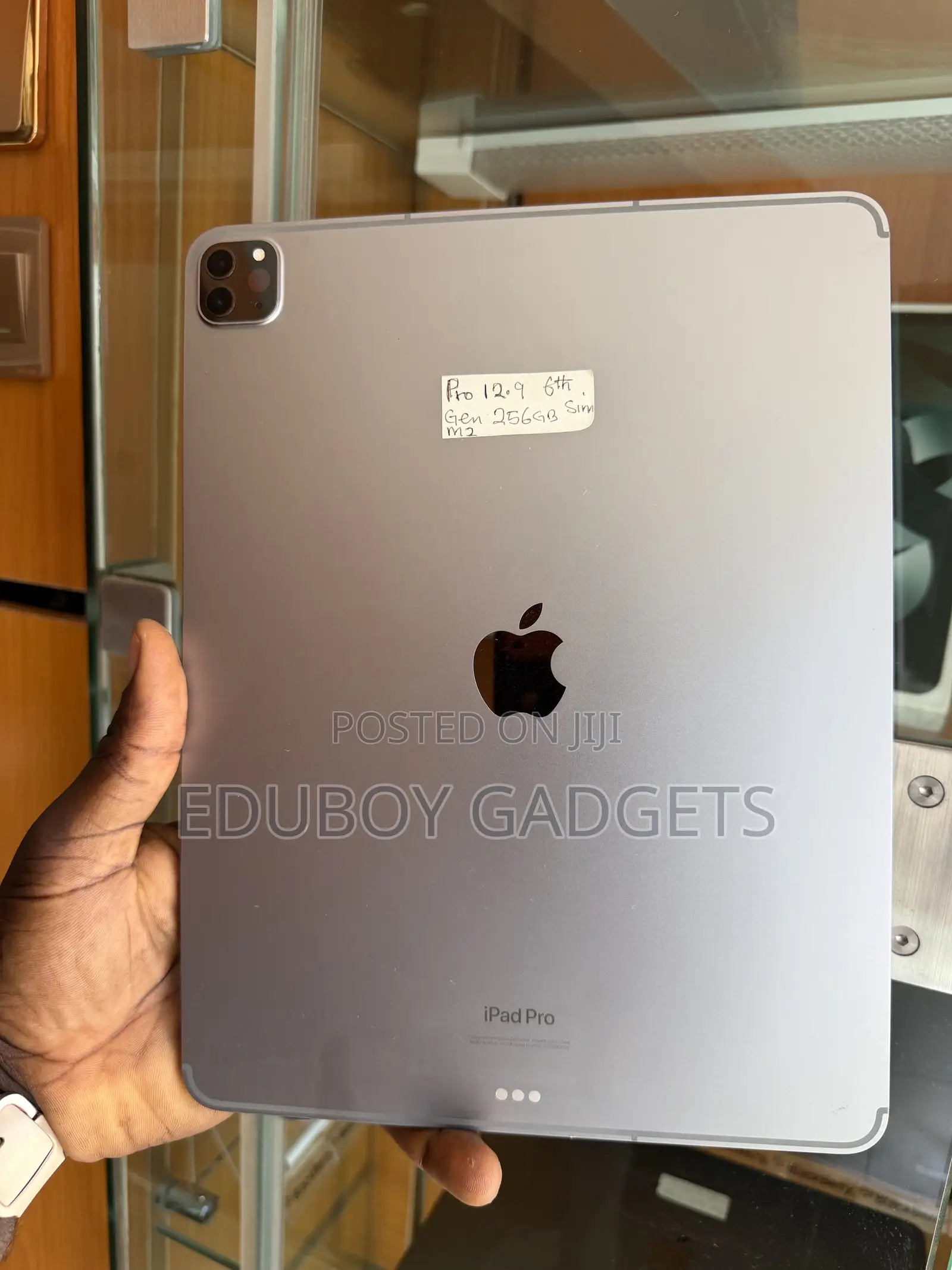 Apple iPad Pro (2022) 256 GB Silver