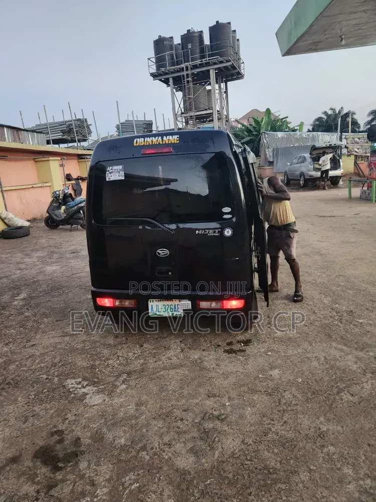 Daihatsu Hijet 2002 Black