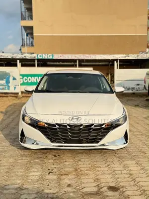 Hyundai Elantra Limited 2023 White