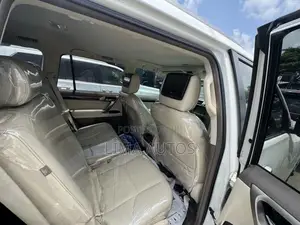 Lexus GX 460 Luxury 2016 White