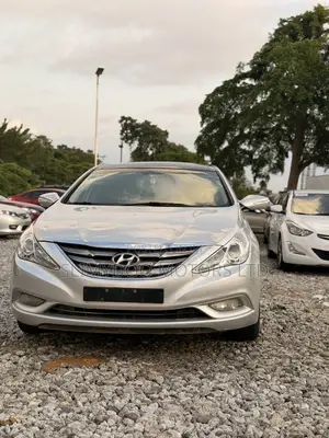 Hyundai Sonata Limited Sedan FWD (2.4L 4cyl 5A) 2010 Silver