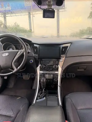 Hyundai Sonata Limited Sedan FWD (2.4L 4cyl 5A) 2010 Silver