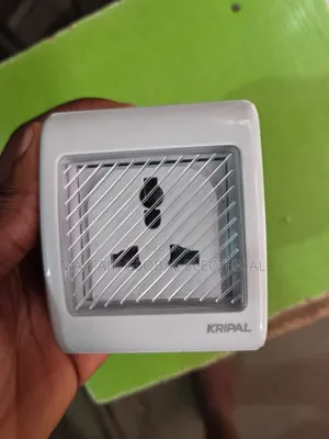 Quality 13A Kripal Surface-Mount Socket