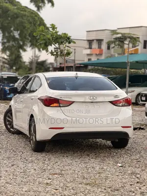 Hyundai Elantra SE Sedan FWD (1.8L 4cyl 6A) 2016 White