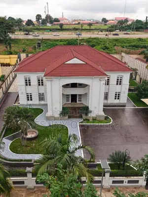 5bdrm Duplex in Apo Legislative, for sale