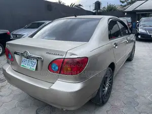 Toyota Corolla LE 2004 Gold