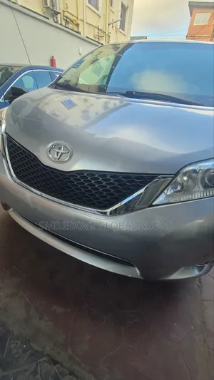 Toyota Sienna 2012 Gray