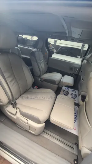 Toyota Sienna 2012 Gray