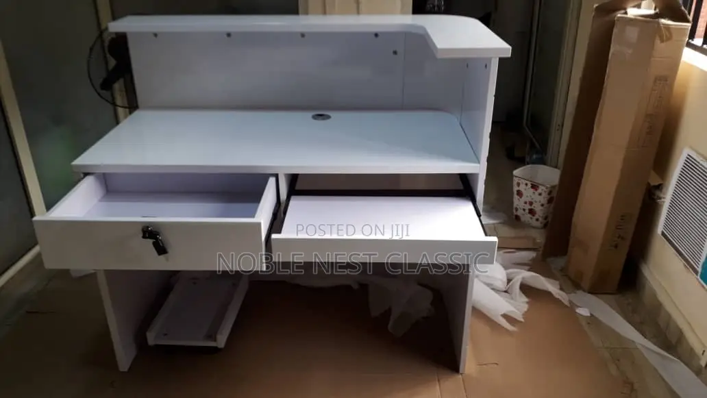 Reception Desk (Table)