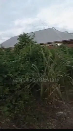 50×100ft Land Near Lagos-Benin Expressway, Ovbiogie