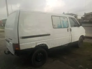 Volkswagen Transporter 1996 White