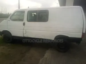 Volkswagen Transporter 1996 White