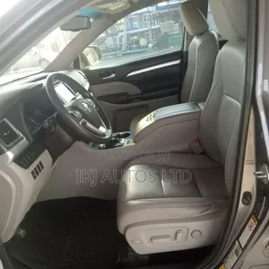 Toyota Highlander 2015 Beige