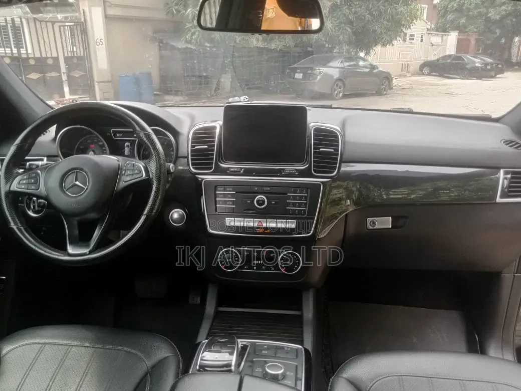 Mercedes-Benz GLE-Class 2018 Black