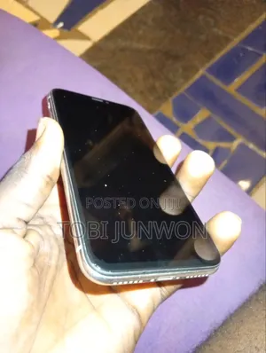 Apple iPhone X 64 GB White