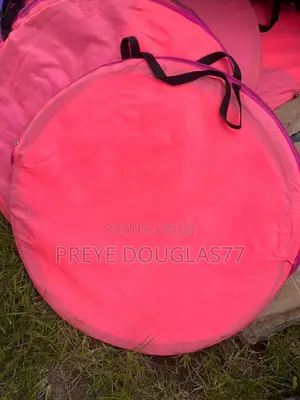 Brand New Pop Up Privacy Tent and Changing Room