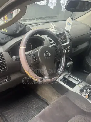 Nissan Pathfinder SE 2005 Brown