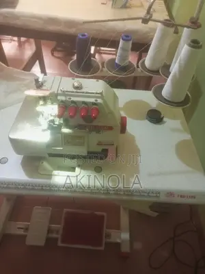 5 Threads Industrial Sewing Machine