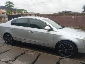 Volkswagen Passat 2009 Silver