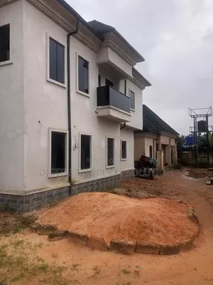 7bdrm Block of Flats in Ikpoba-Okha for sale