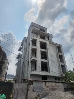 9bdrm Apartment in GRA Phase 1 / Port-Harcourt for sale