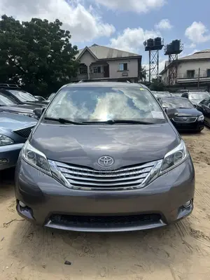 Toyota Sienna Limited Premium 7-Passenger 4dr Minivan (3.5L 6cyl 6A)