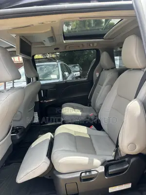 Toyota Sienna Limited Premium 7-Passenger 4dr Minivan (3.5L 6cyl 6A)