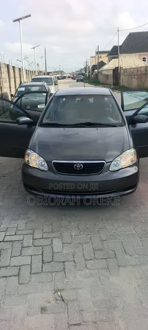 Toyota Corolla 2005 Gray