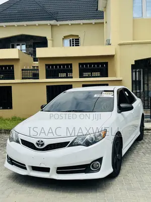 Toyota Camry SE 4dr Sedan (2.5L 4cyl 6A) 2012 White