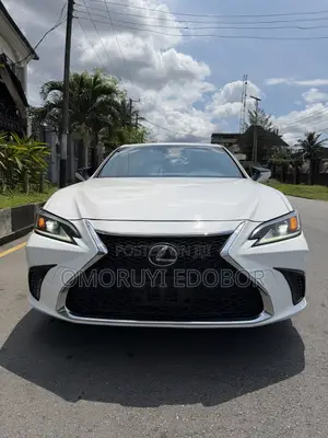 Lexus ES 2019 White