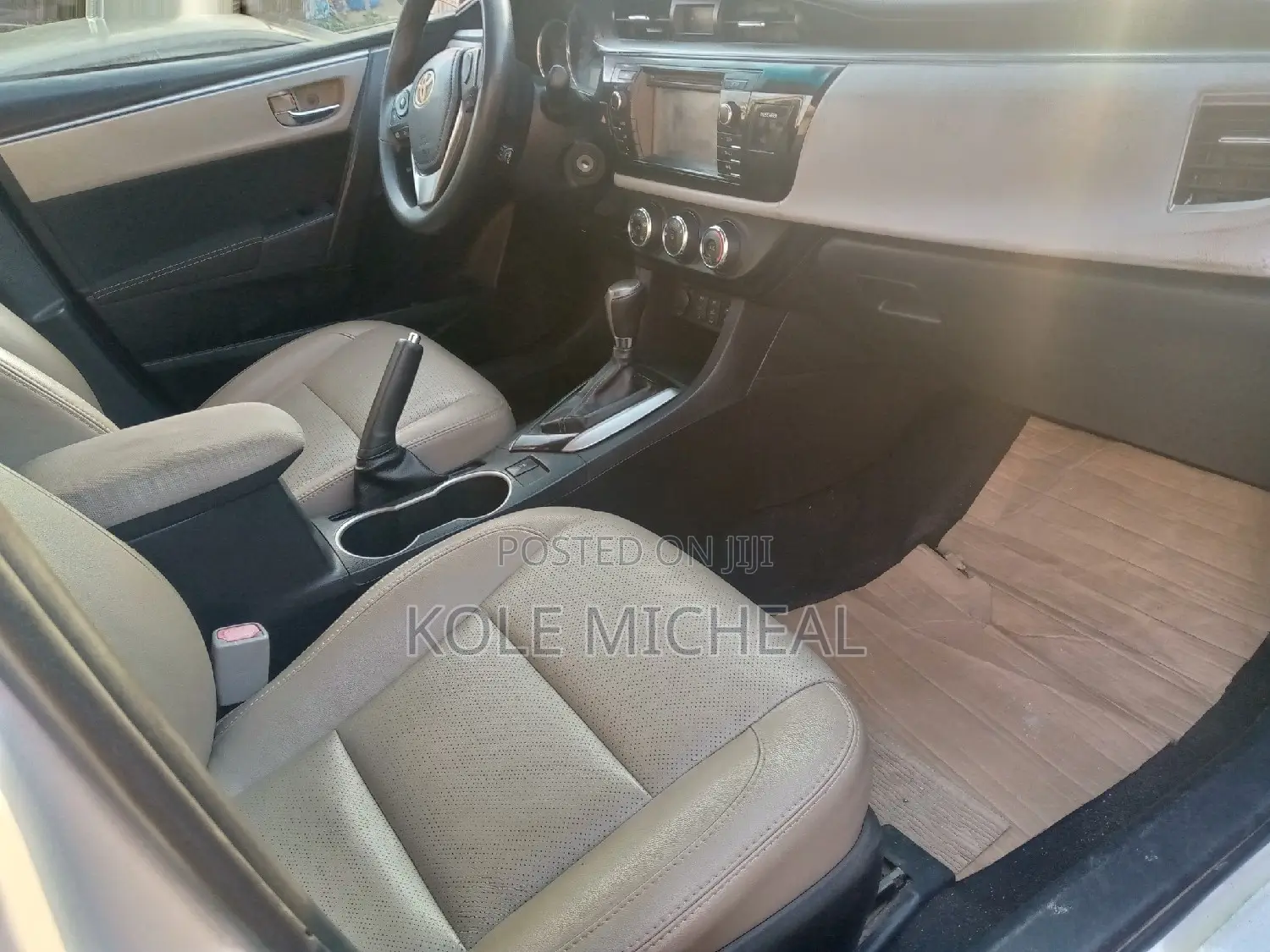 Toyota Corolla 2015 White