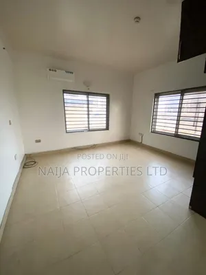 2bdrm Apartment in Lekki Phase 1 Right for rent