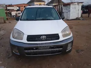 Toyota RAV4 2002 White