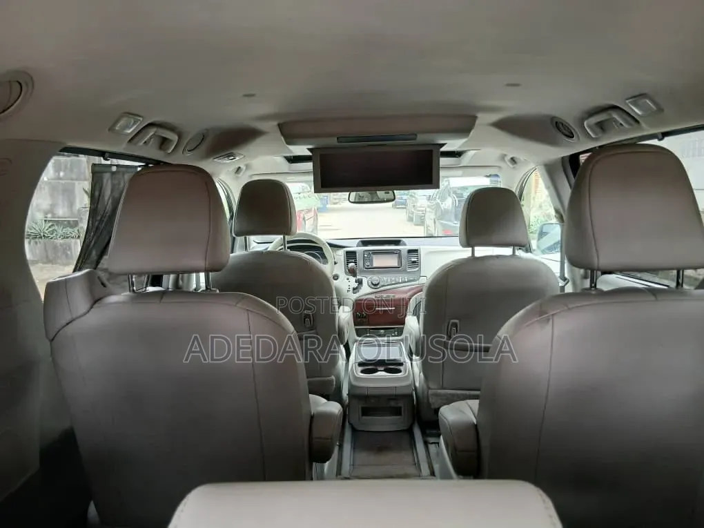 Toyota Sienna 2013 Black