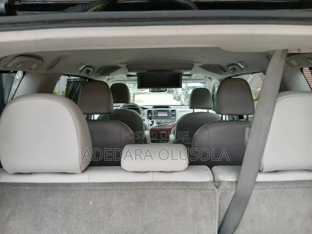 Toyota Sienna 2013 Black