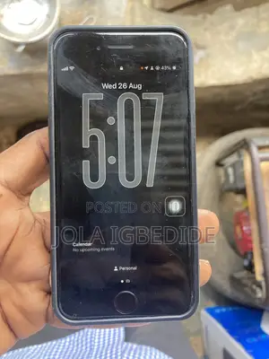 Apple iPhone SE (2020) 64 GB Black