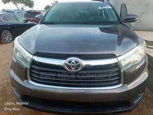 Toyota Highlander LE 4dr SUV (3.5L 6cyl 6A) 2015 Gray