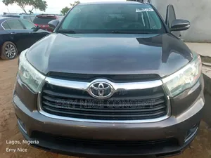 Toyota Highlander LE 4dr SUV (2.7L 4cyl 6A) 2015 Gray